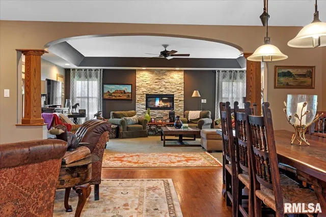 $1,506,000 | 3062 Highway 97, Pleasant Plains, IL 62677