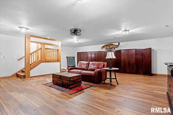$1,365,000 | 3062 Highway 97, Pleasant Plains, IL 62677