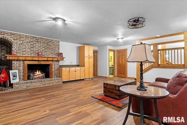 $1,365,000 | 3062 Highway 97, Pleasant Plains, IL 62677