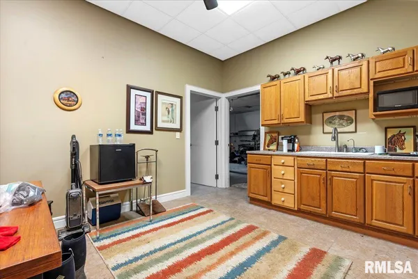 $1,365,000 | 3062 Highway 97, Pleasant Plains, IL 62677