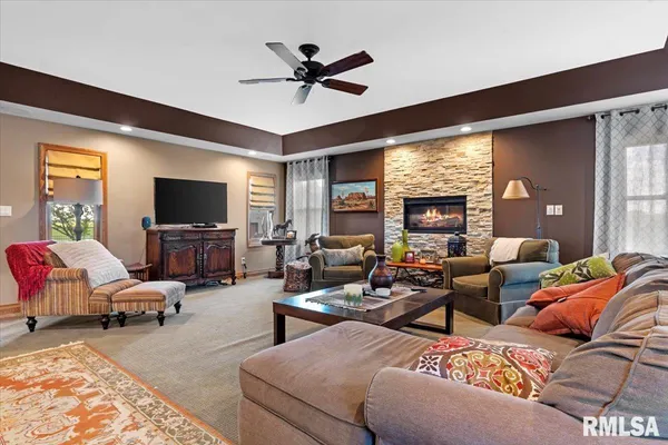 $1,365,000 | 3062 Highway 97, Pleasant Plains, IL 62677