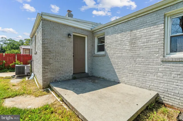 $300,000 | 3310 Navy Day Drive, Suitland, MD 20746