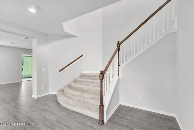 a view of a window in an empty room