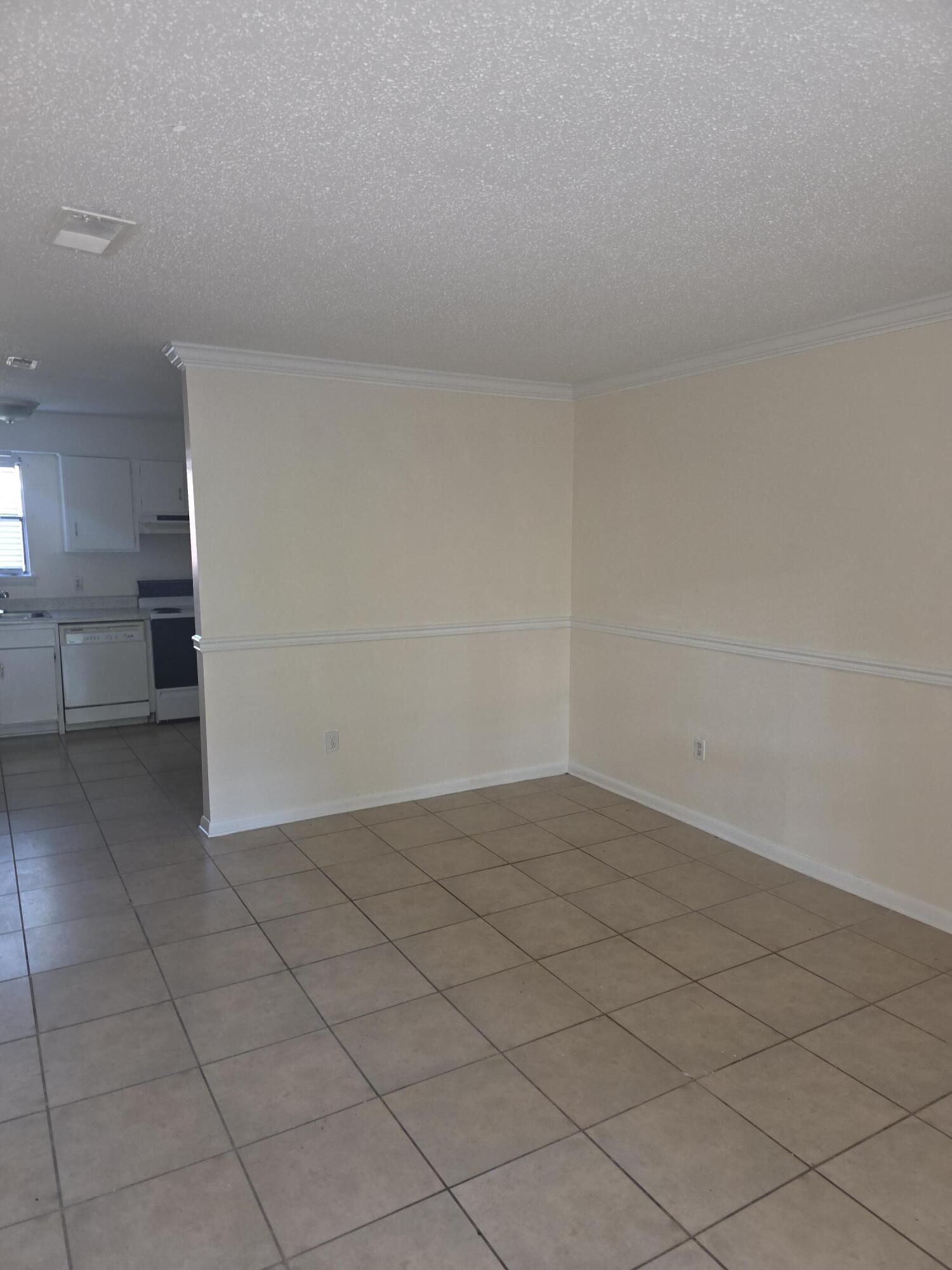 251 Rast Street, Unit B7 Sumter, SC 29150 - Photo 8 of 10