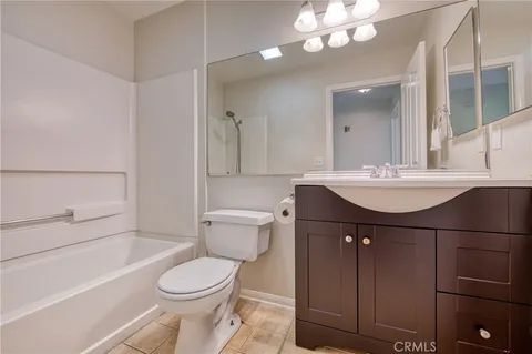 $649,000 | 4755 Templeton Street, Unit 2210, Los Angeles, CA 90032