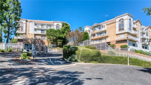 $649,000 | 4755 Templeton Street, Unit 2210, Los Angeles, CA 90032