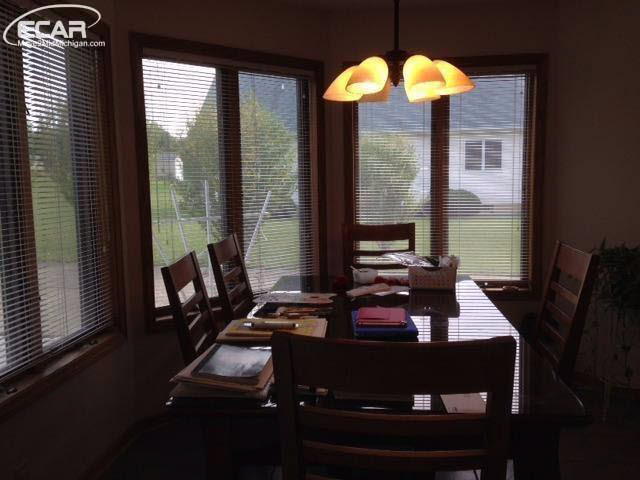 1156 Heatherwoode Road Flint, MI 48532 - Photo 10 of 28 21304475-9.JPG
