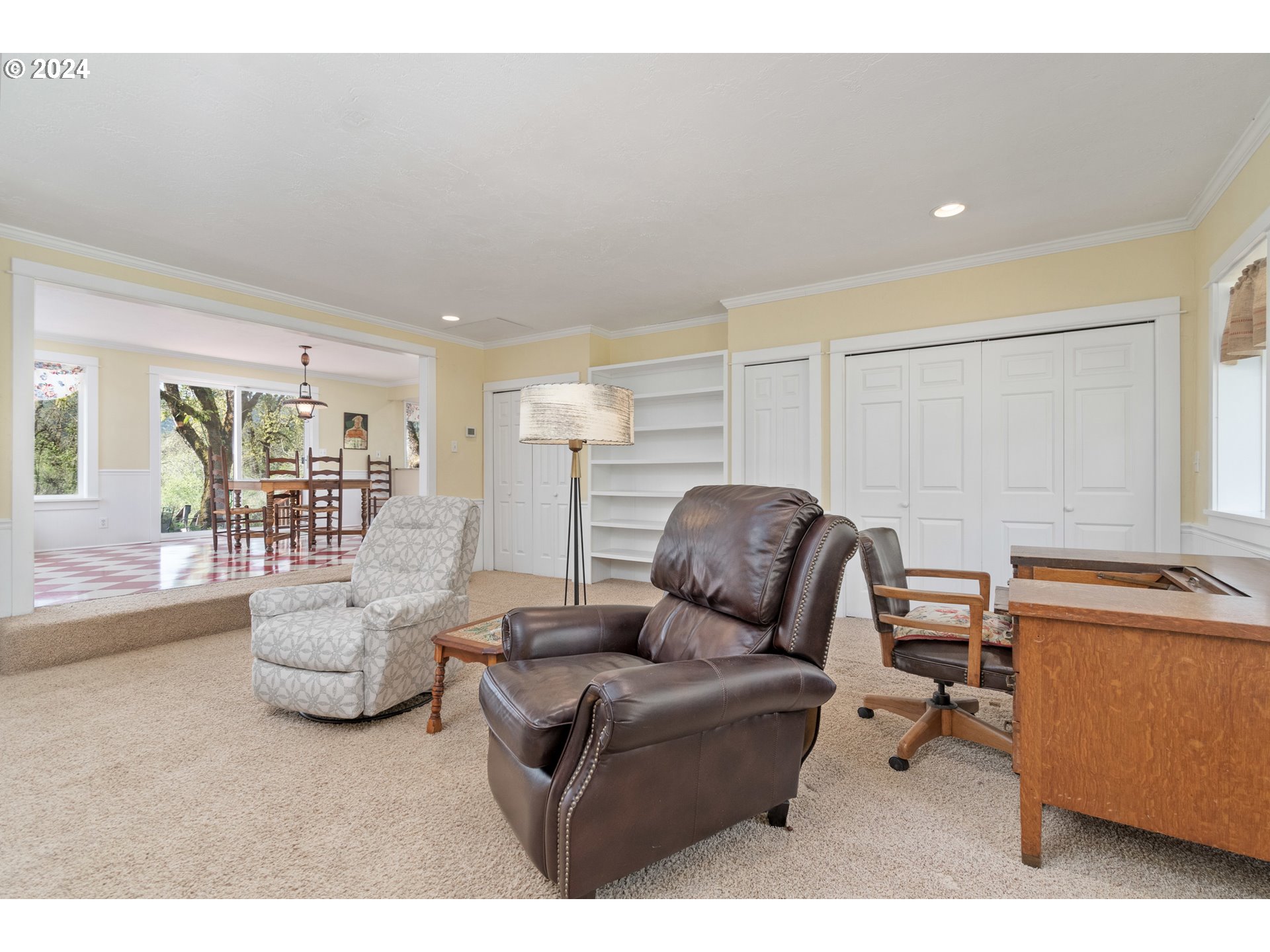 90482 Sunderman Road Springfield, OR 97478 - Photo 17 of 40 a living room with furniture and a large window