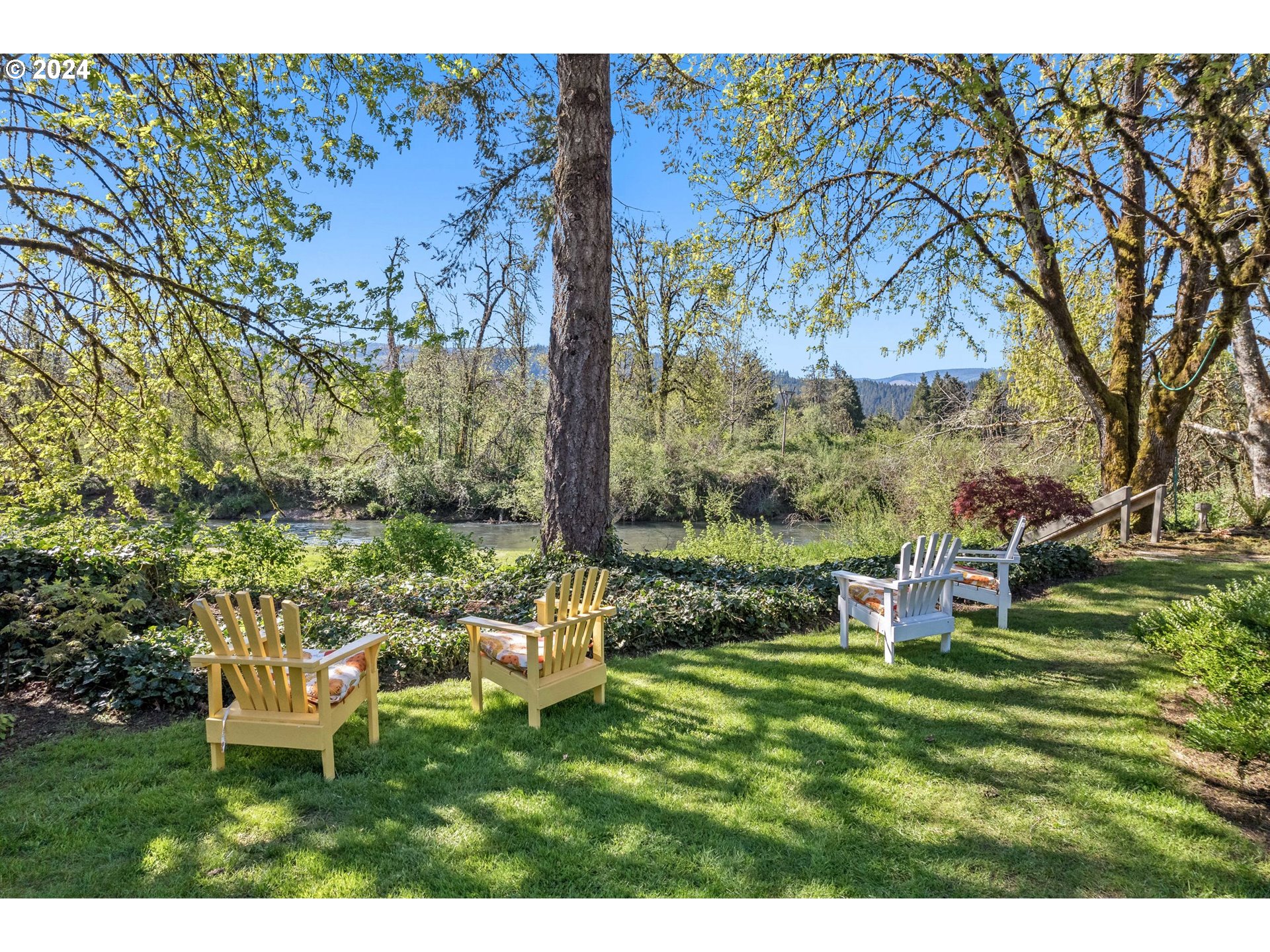 90482 Sunderman Road Springfield, OR 97478 - Photo 32 of 40 a view of a bench in a garden