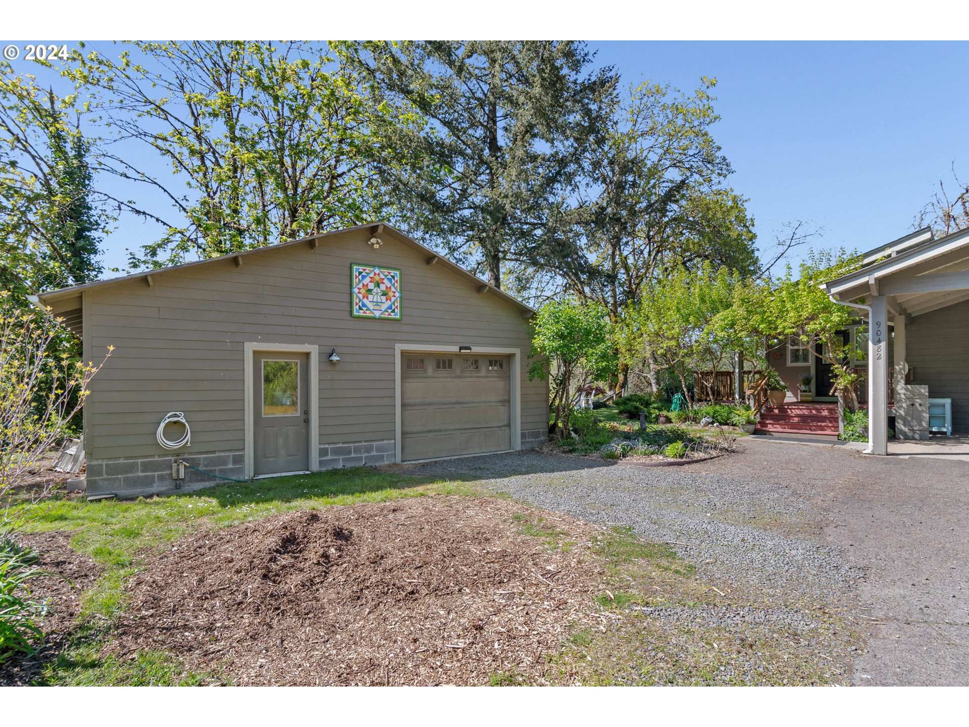 90482 Sunderman Road Springfield, OR 97478 - Photo 36 of 40 a front view of house with yard and trees