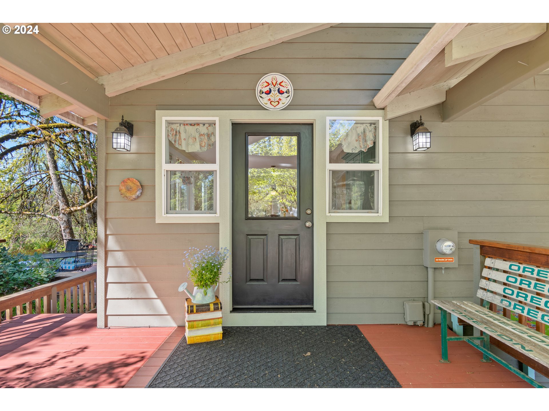 90482 Sunderman Road Springfield, OR 97478 - Photo 4 of 40 a view of a door and chair