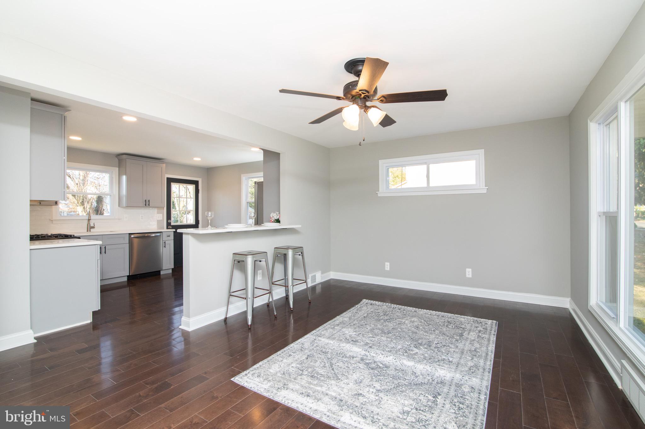 124 Hemlock Avenue Laurel Springs, NJ 08021 - Photo 2 of 41 Living Room