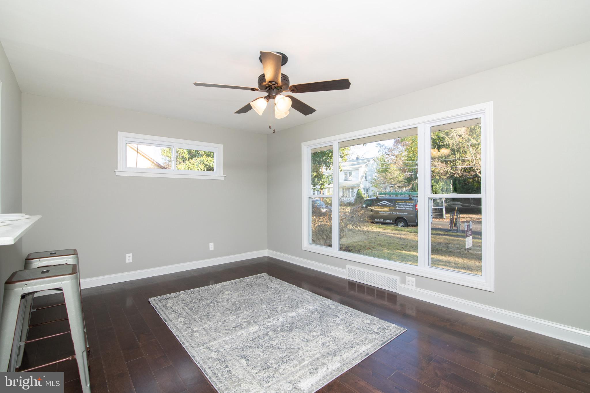 124 Hemlock Avenue Laurel Springs, NJ 08021 - Photo 4 of 41 Living Room
