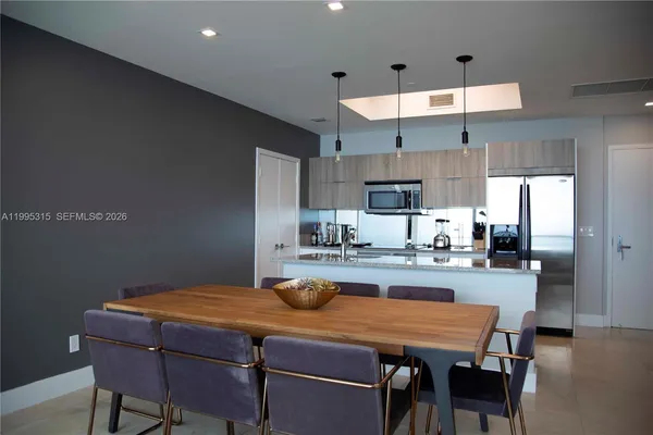 $7,000 | 888 Biscayne Boulevard, Unit 5207, Miami, FL 33132