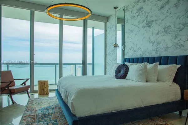 $7,000 | 888 Biscayne Boulevard, Unit 5207, Miami, FL 33132