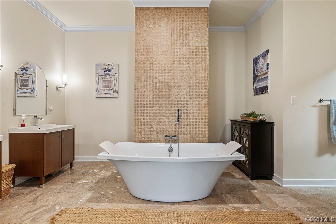 20065 Beaver Dam Road Beaverdam, VA 23015 - Photo 20 of 41 a bathroom with a bathtub and shower