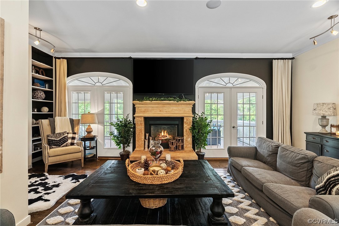20065 Beaver Dam Road Beaverdam, VA 23015 - Photo 6 of 41 a living room with furniture and a fireplace