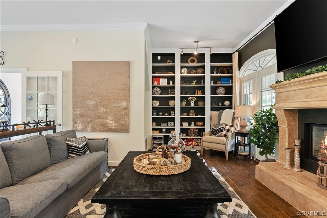 20065 Beaver Dam Road Beaverdam, VA 23015 - Photo 7 of 41 a living room with furniture and a large window