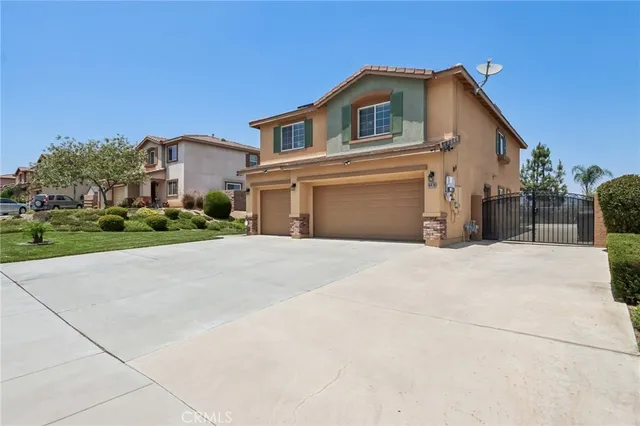 $769,999 | 18418 Whitewater Way, Riverside, CA 92508