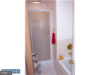 11903 Millbrook Road Philadelphia, PA 19154 - Photo 11 of 12 Bathroom
