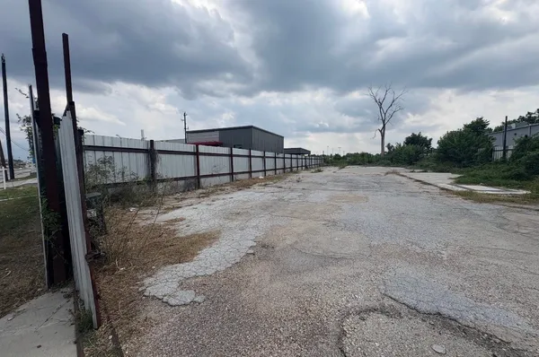 $2,300 | 1904 Little York Road, Houston, TX 77093