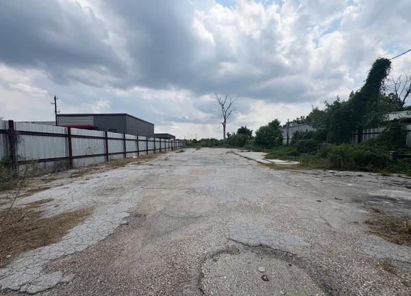 $2,300 | 1904 Little York Road, Houston, TX 77093