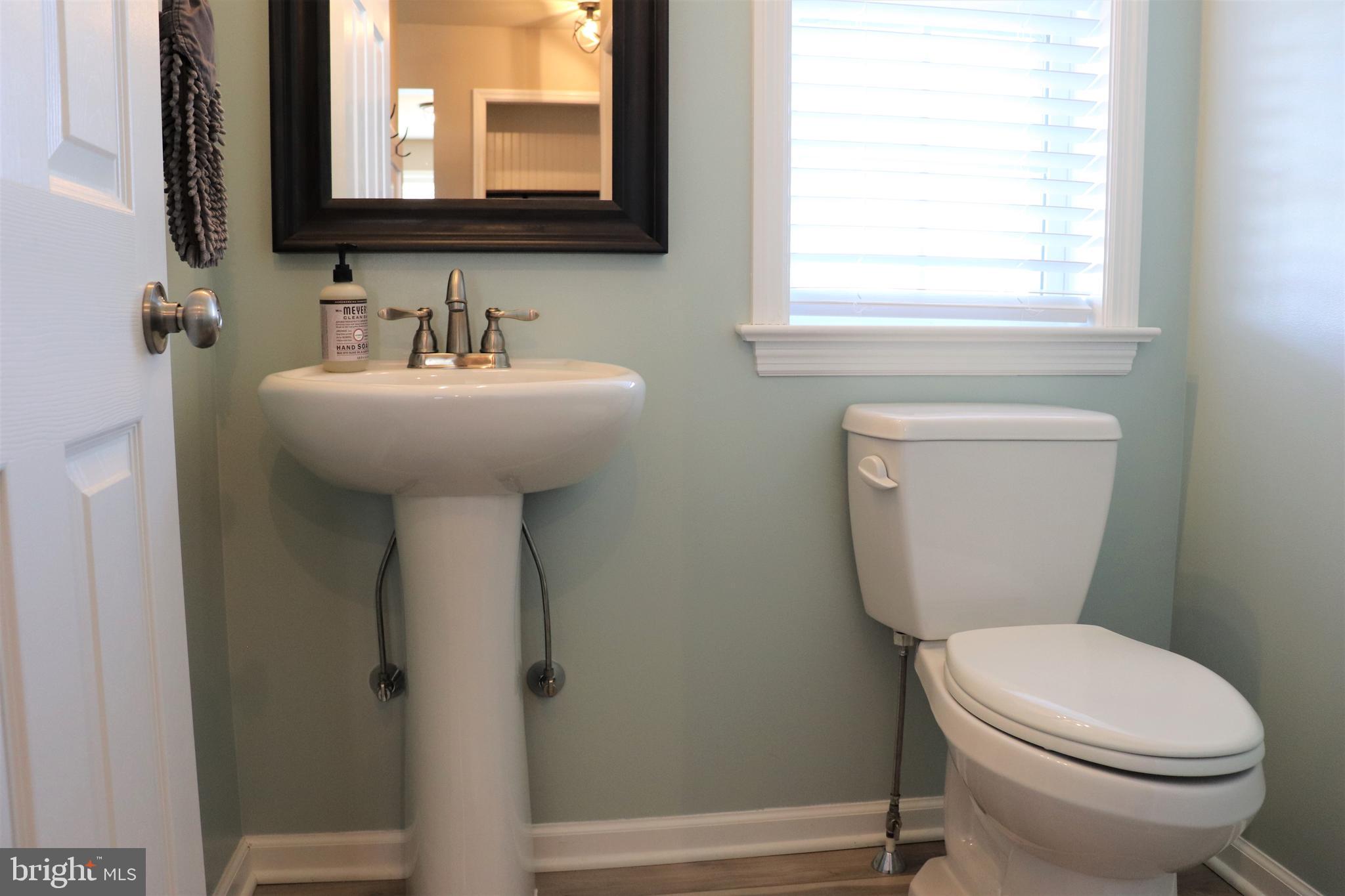 27 Red Sunset Run Ephrata, PA 17522 - Photo 18 of 49 Powder Room