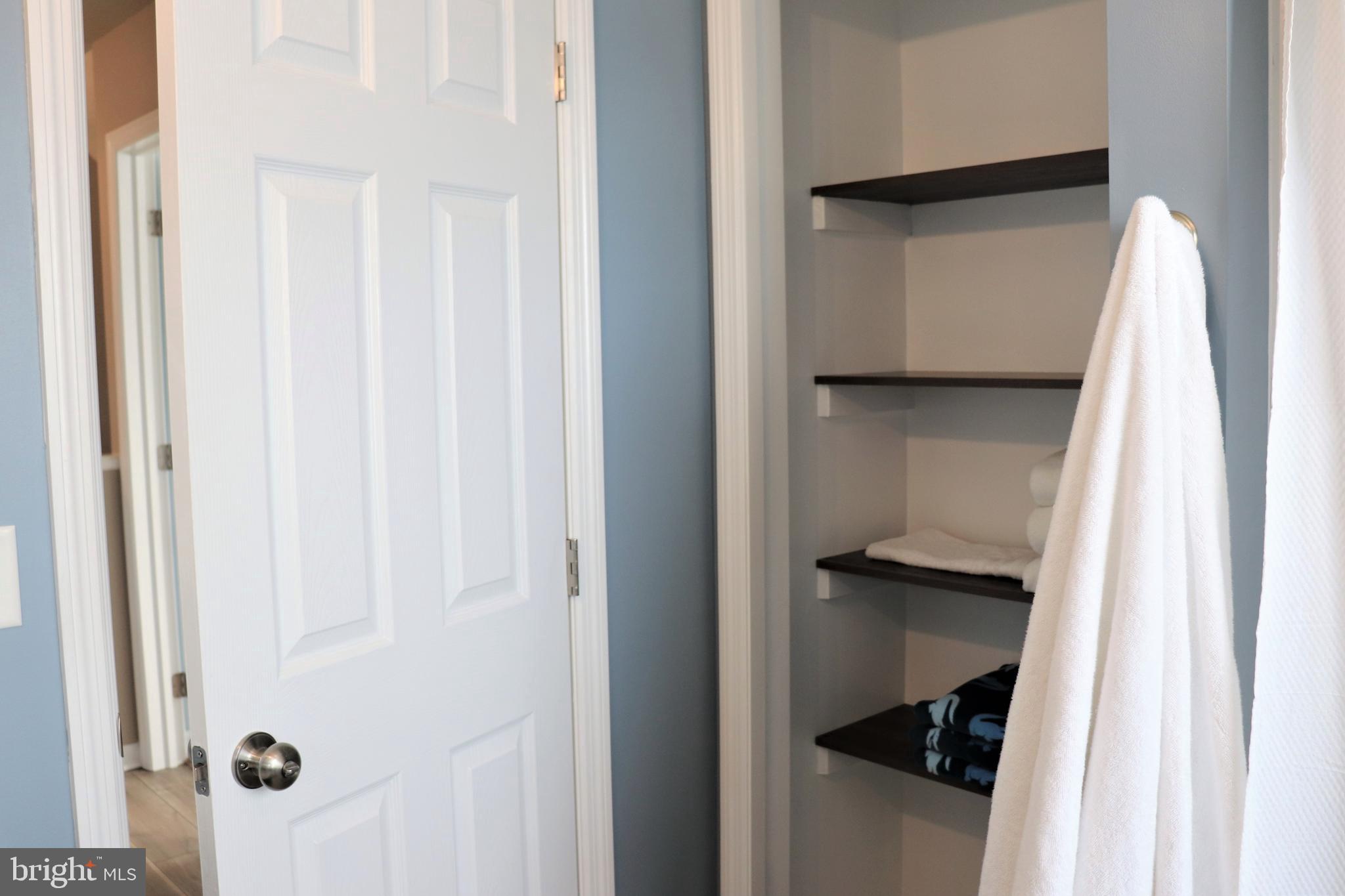 27 Red Sunset Run Ephrata, PA 17522 - Photo 34 of 49 Main Bathroom - Shelving for Linens