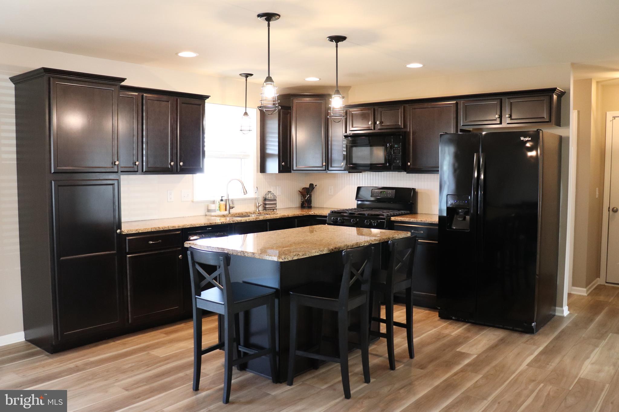 27 Red Sunset Run Ephrata, PA 17522 - Photo 9 of 49 Kitchen w/Handy Island/Breakfast Bar