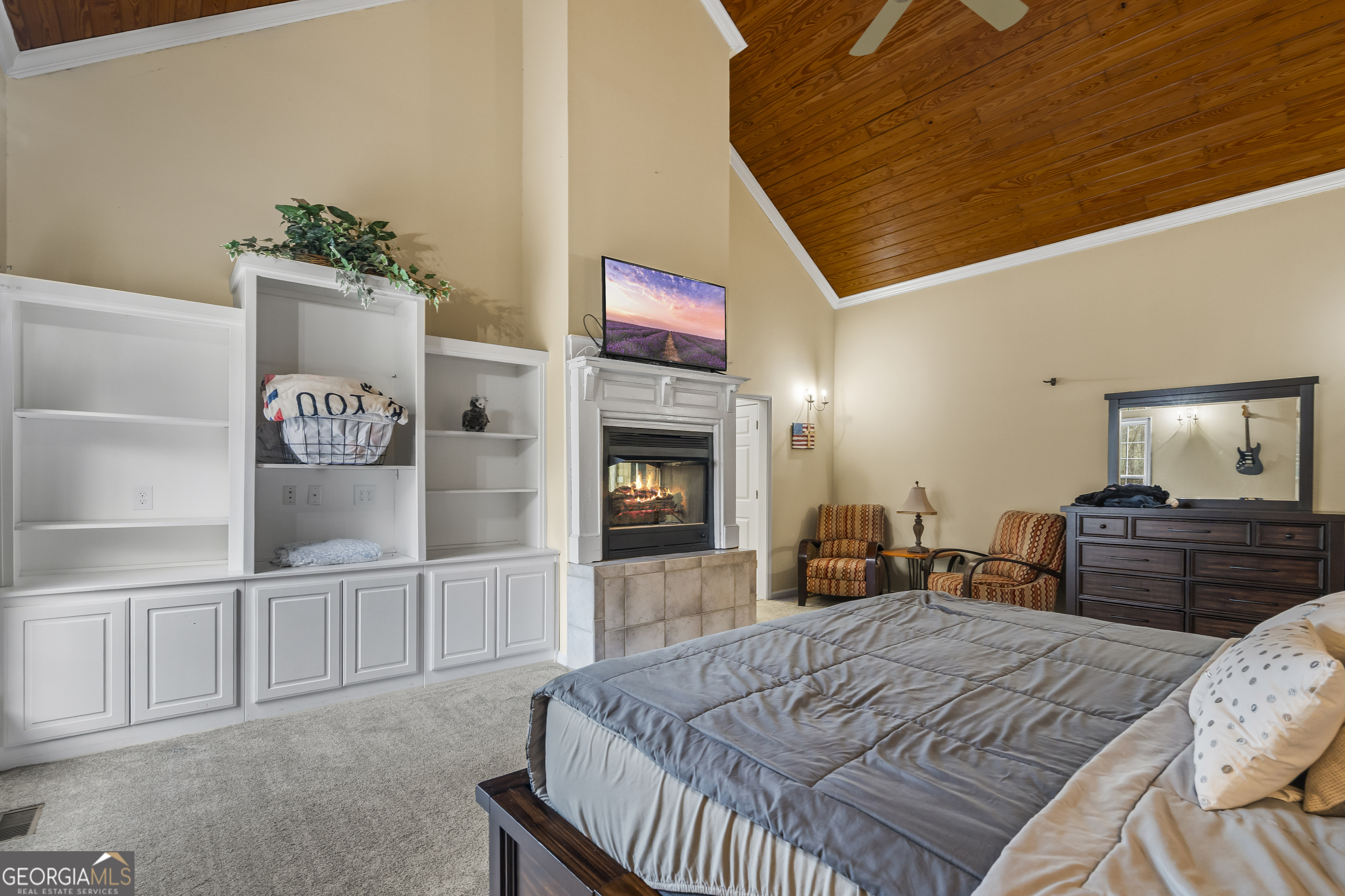 568 Hunt Road Carnesville, GA 30521 - Photo 51 of 106 a bed room with a bed and a television