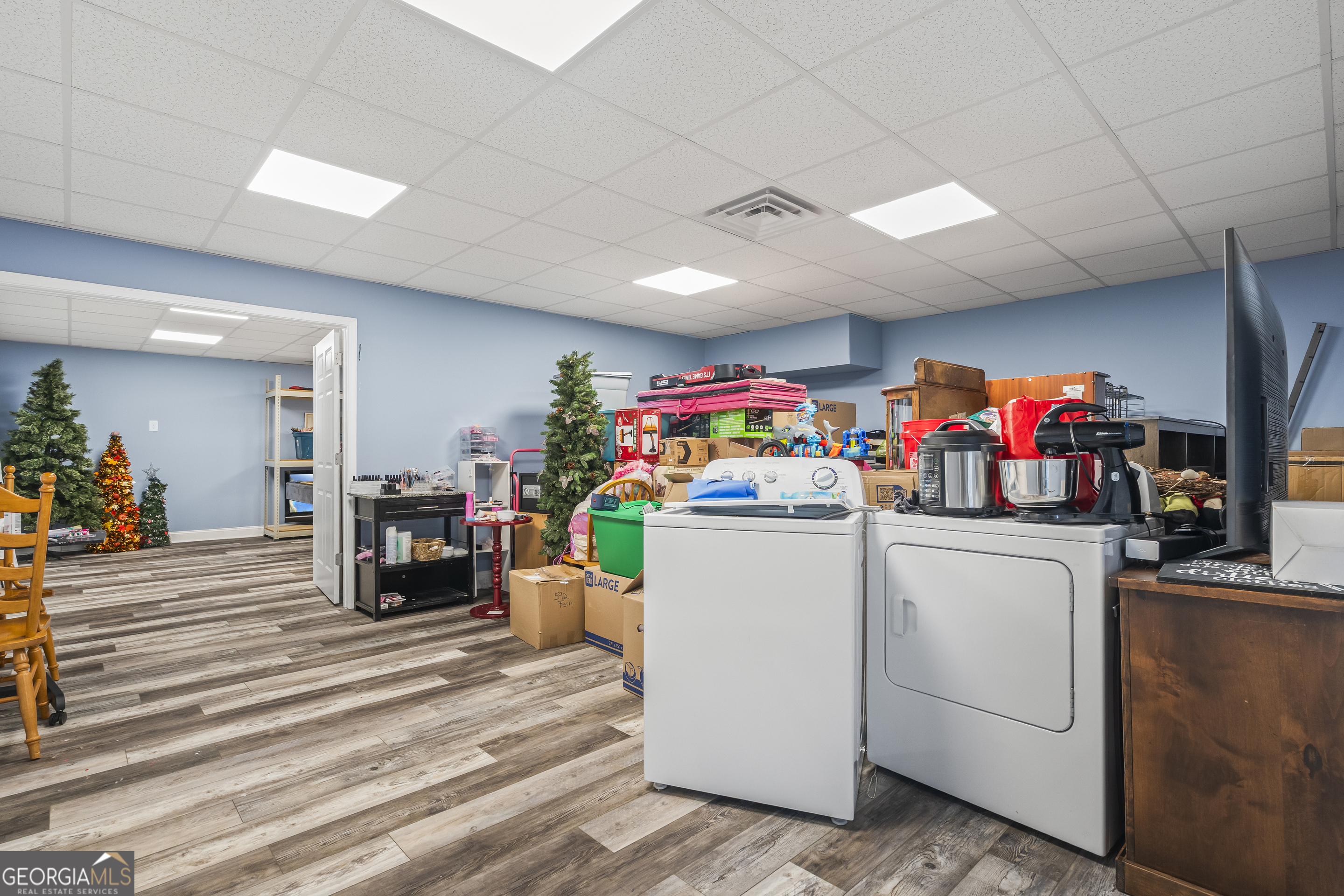 568 Hunt Road Carnesville, GA 30521 - Photo 81 of 106 a storage room with washer and dryer