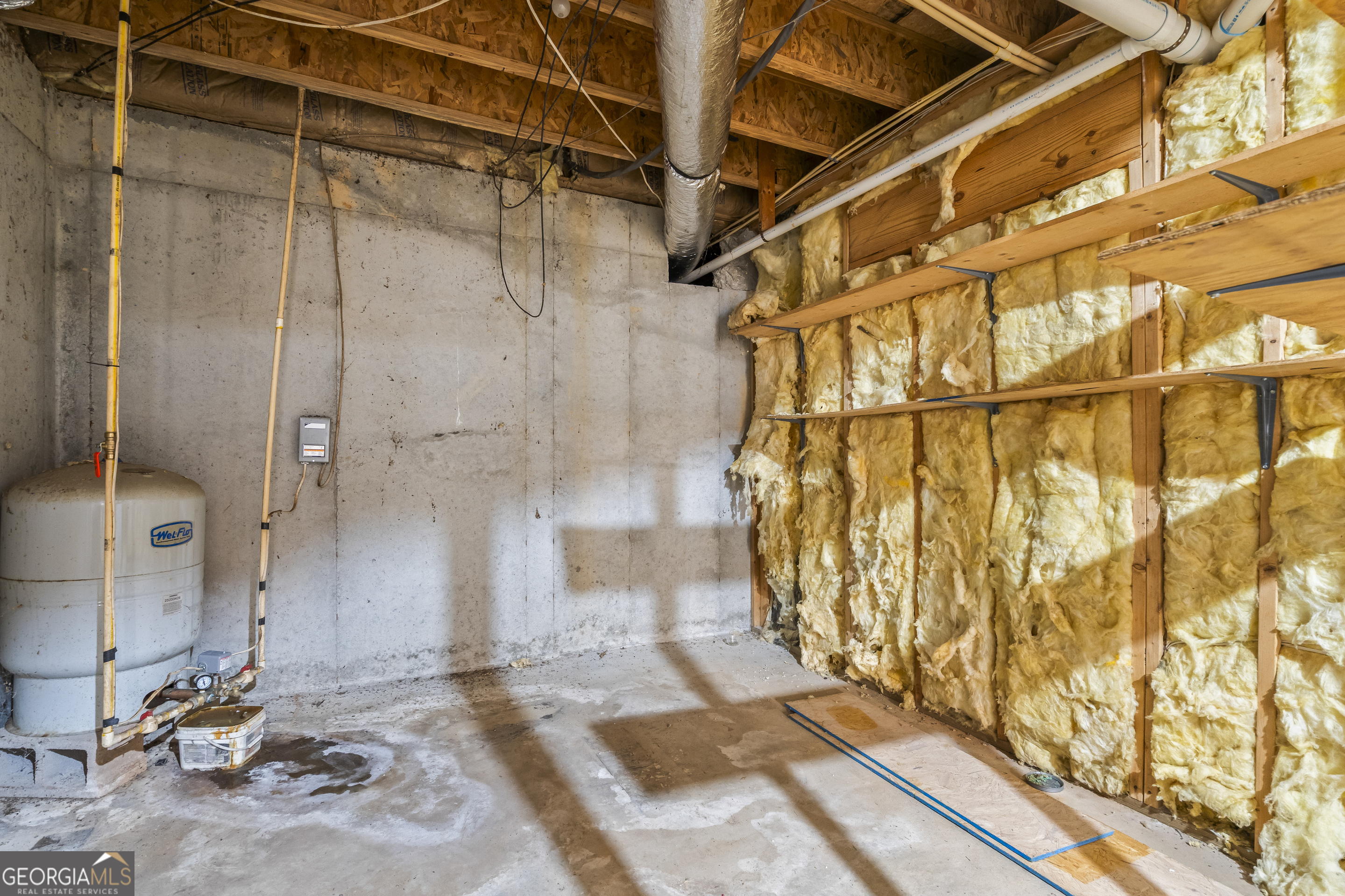 568 Hunt Road Carnesville, GA 30521 - Photo 88 of 106 a bathroom with a shower