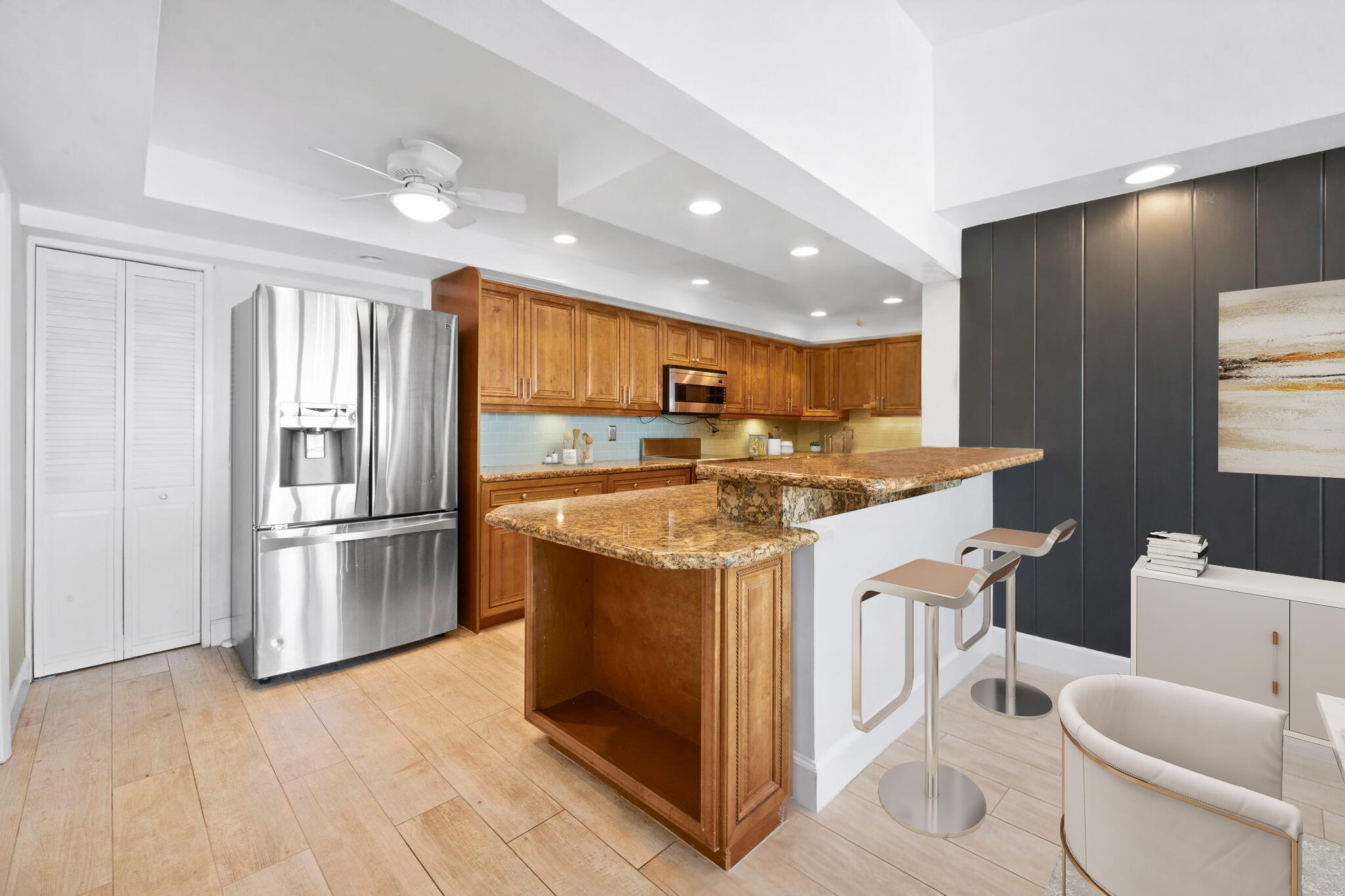 2675 Northeast 24th Street Lighthouse Point, FL 33064 - Photo 11 of 48 9-web-or-mls-BEC04236_3