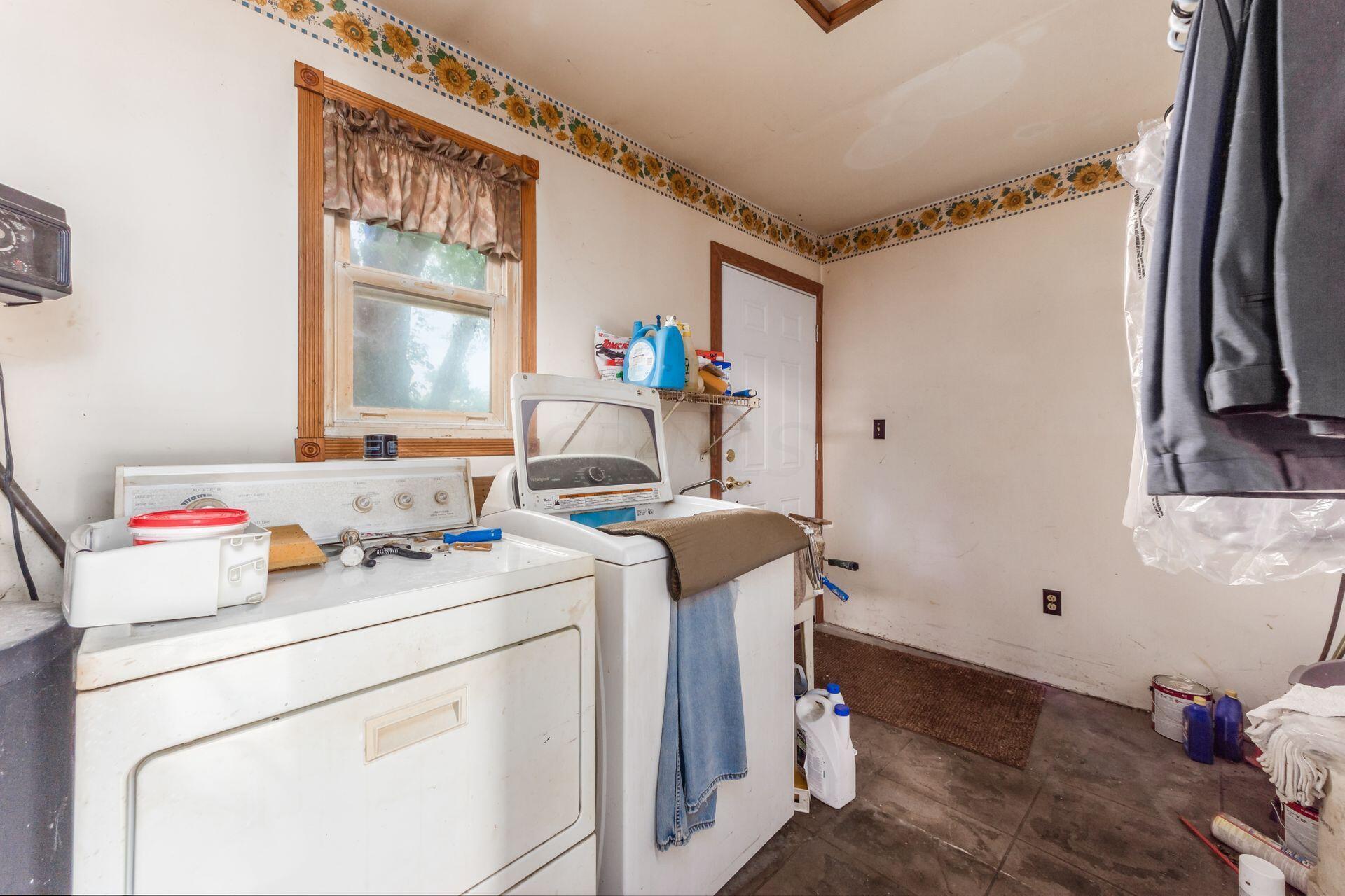 8526 State Rte 207 Mount Sterling, OH 43143 - Photo 25 of 33 Laundry/mud room