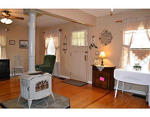 831 Old Mill Road Springfield, OH 45502 - Photo 2 of 25