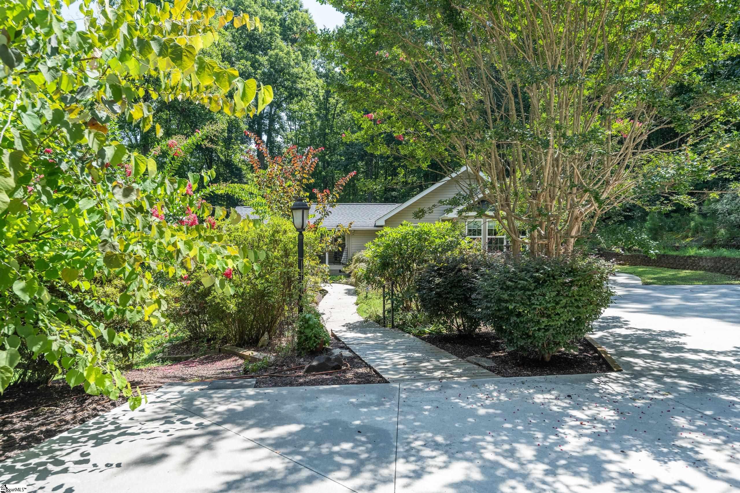 312 Gibson Road Easley, SC 29640 - Photo 4 of 41