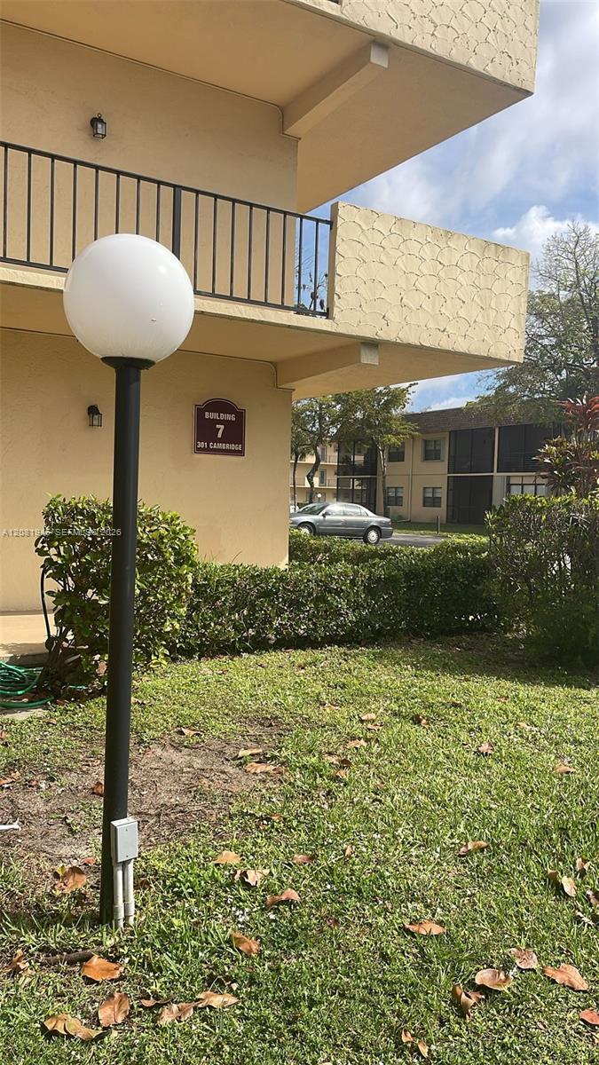 301 Cambridge Road, Unit 306 Hollywood, FL 33024 - Photo 18 of 18 Gallery Image 18