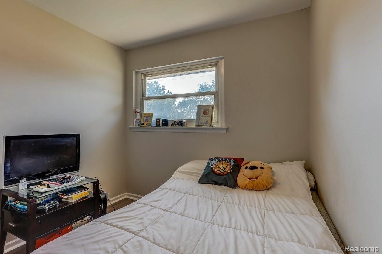 1329 Holmes Road Ypsilanti, MI 48198 - Photo 16 of 28 1329 Holmes Road, Ypsilanti, MI-17.jpg-SMALL