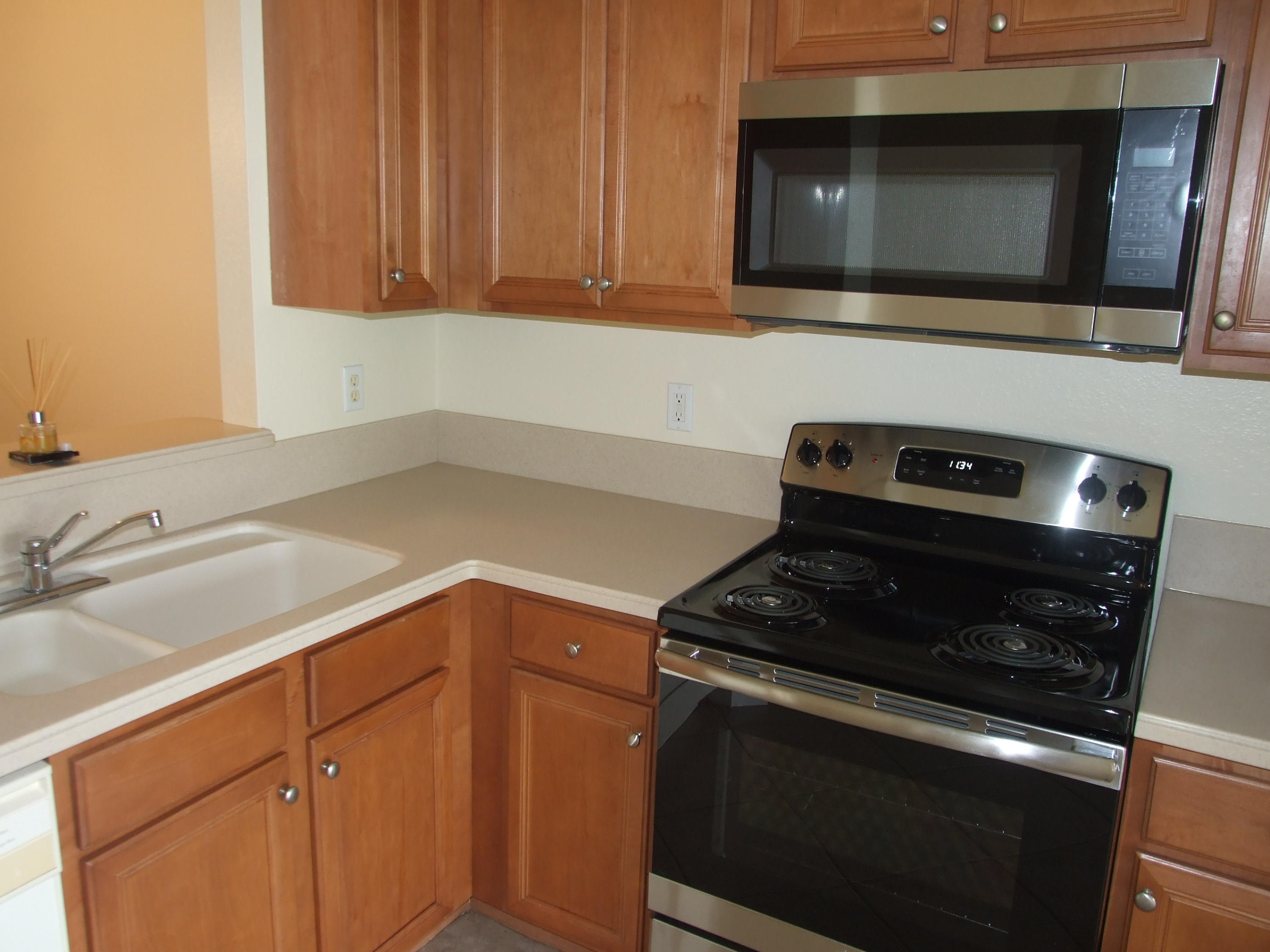 6105 Sandy Bank Terrace Riviera Beach, FL 33407 - Photo 8 of 19 Kitchen