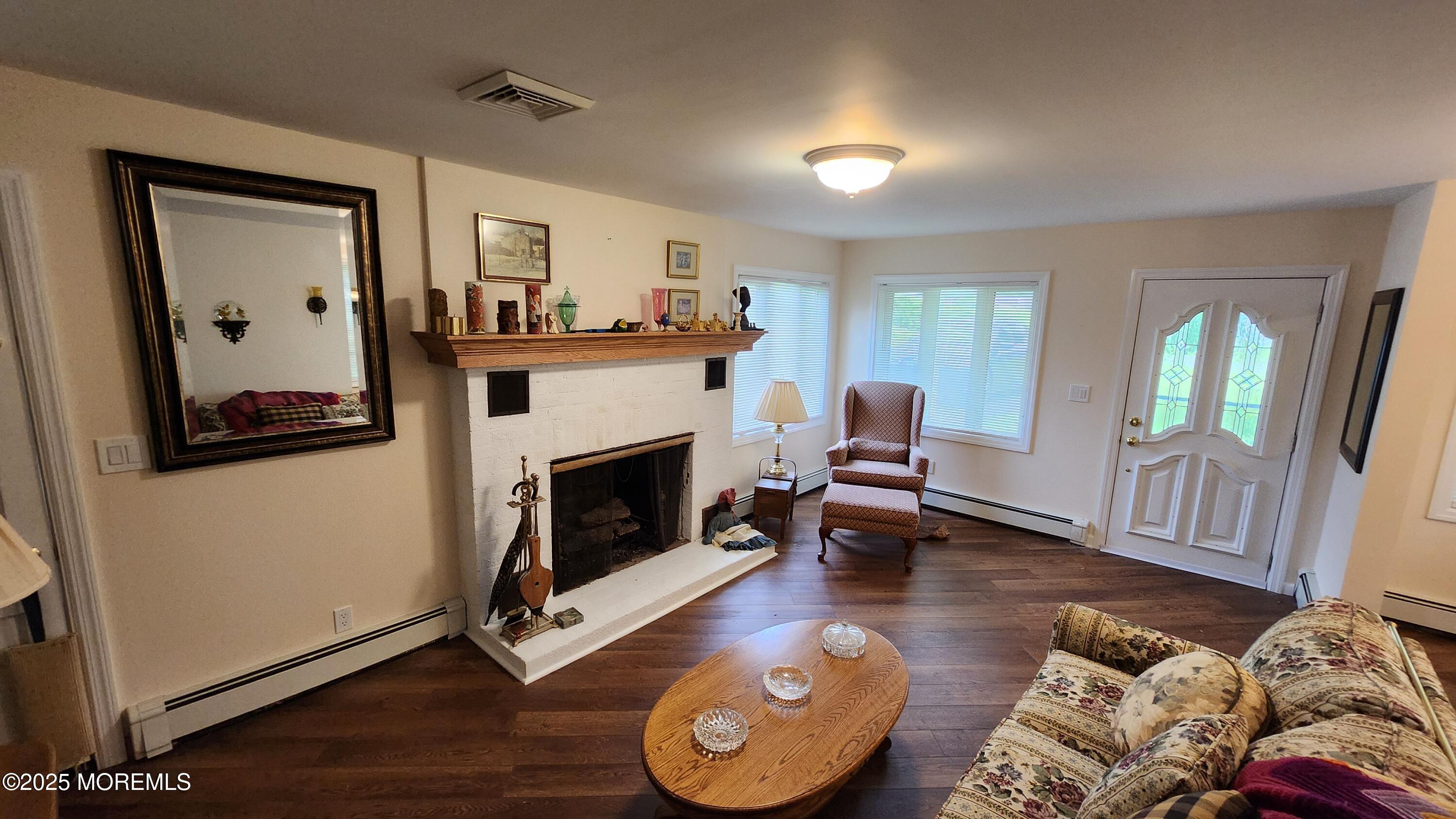 222 Robbins Road Neptune Township, NJ 07753 - Photo 2 of 10 1000008358