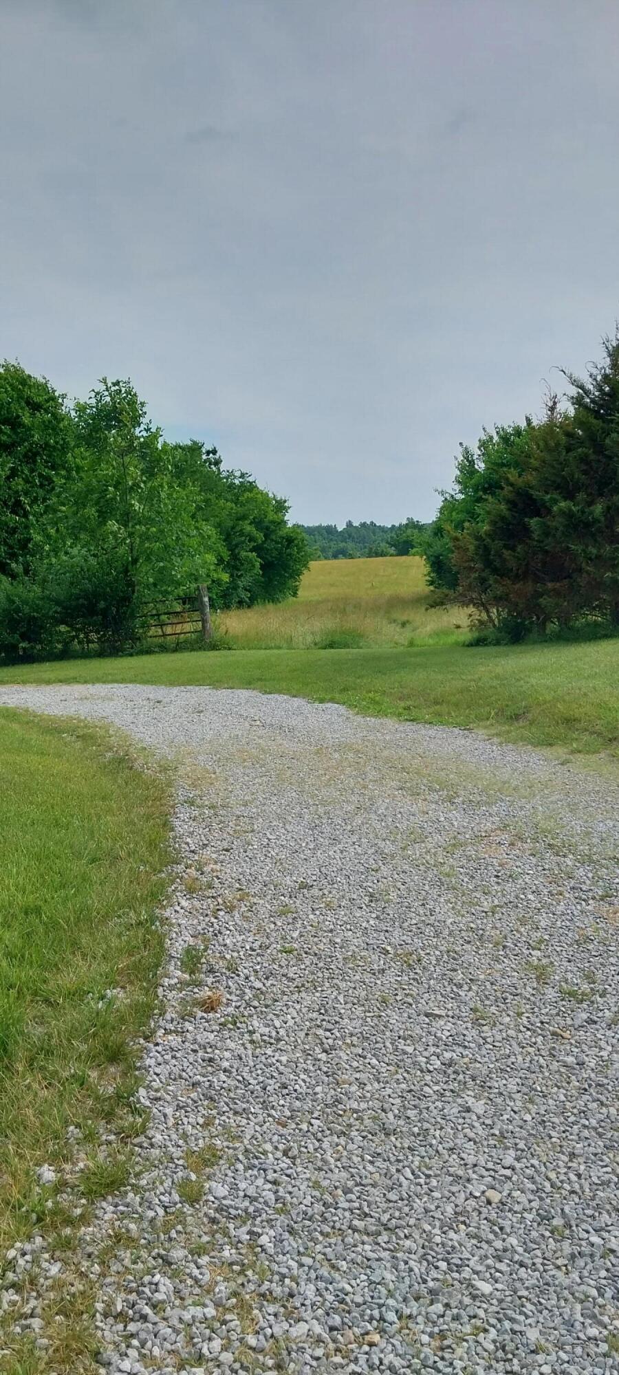 6265 Lebanon Road Danville, KY 40422 - Photo 19 of 29 Leb rd drive 2