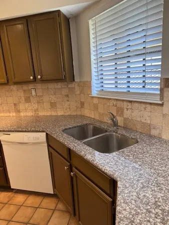 $1,375 | 16301 Ledgemont Lane, Unit 257, Addison, TX 75001