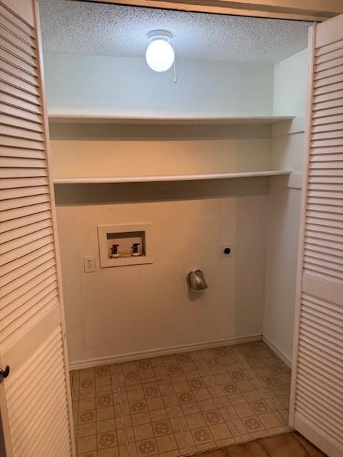 16301 Ledgemont Lane, Unit 257 Addison, TX 75001 - Photo 5 of 21 Washer dryer connections