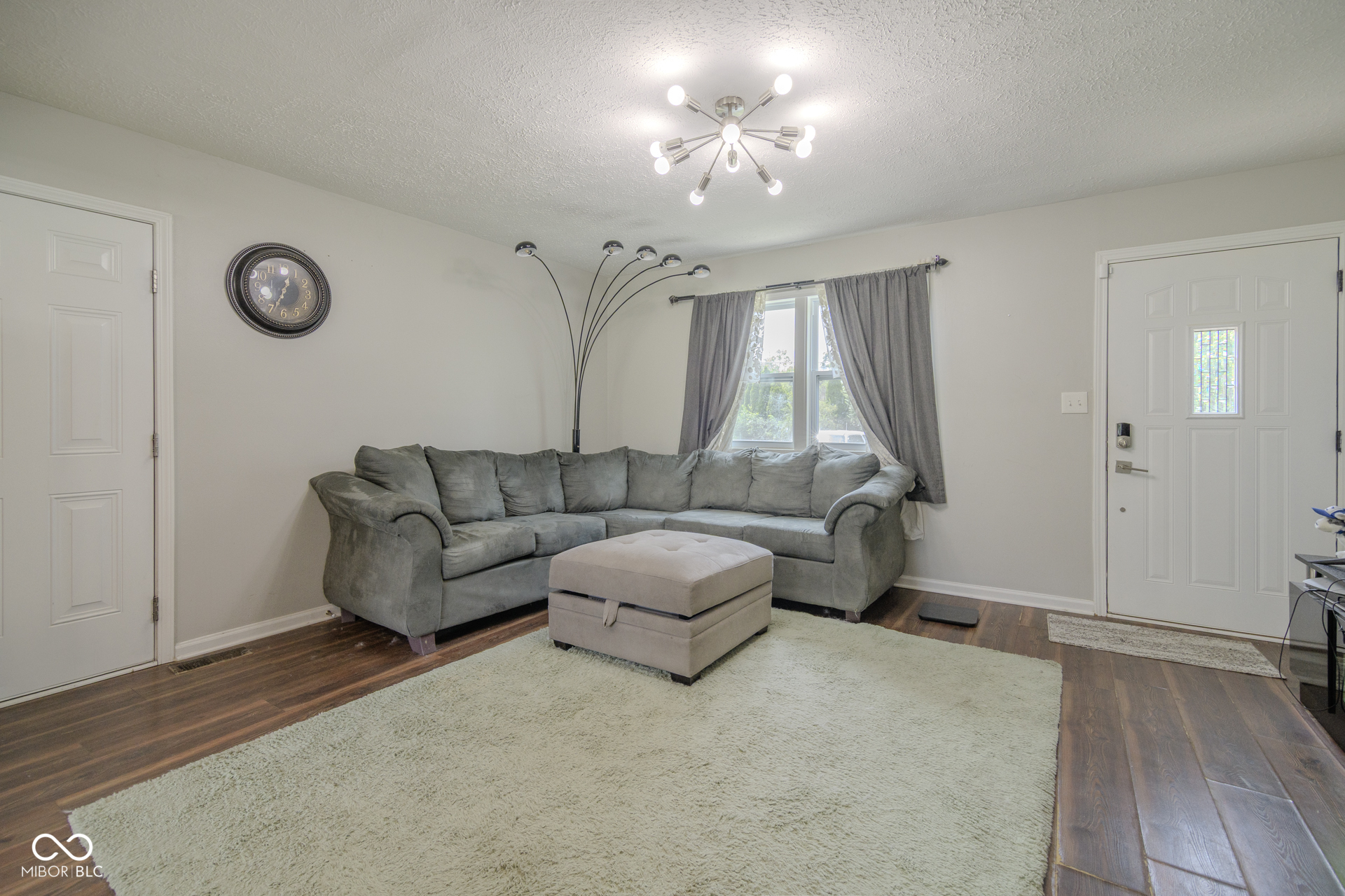 5804 Milhouse Road Indianapolis, IN 46221 - Photo 5 of 32