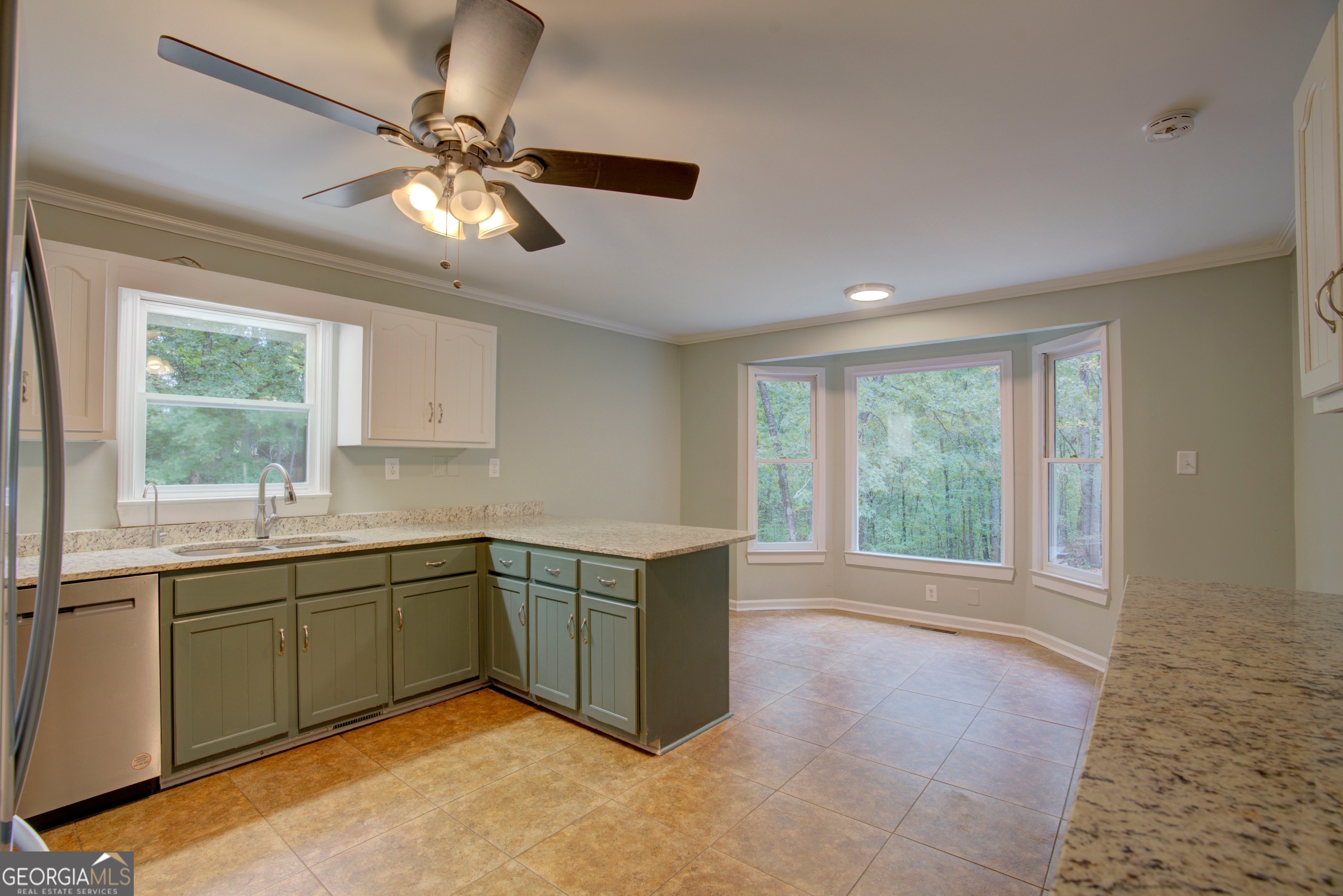 637 Wayside Road Rome, GA 30161 - Photo 8 of 40 a kitchen with sink and window