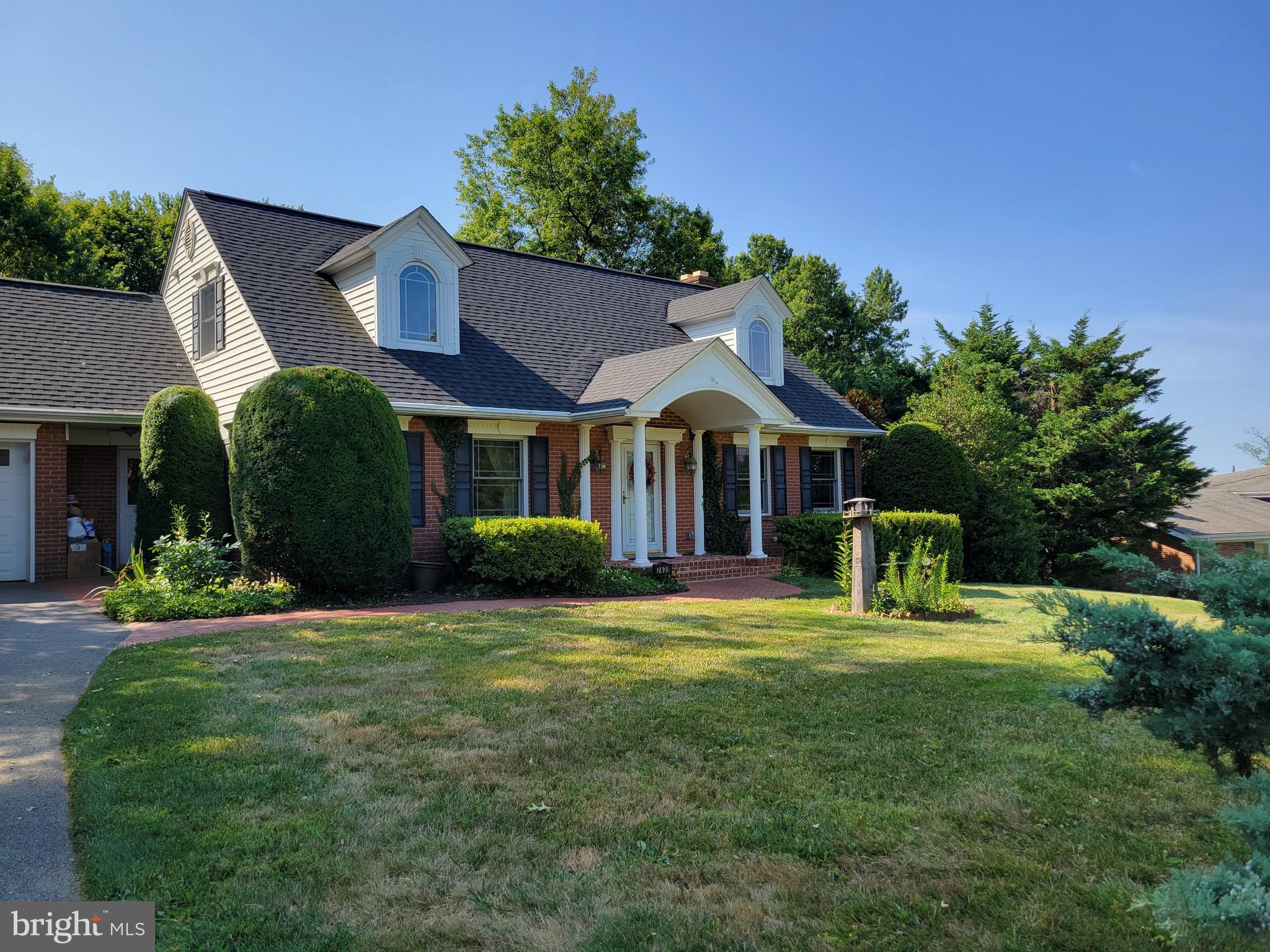 7430 Round Hill Road Frederick, MD 21702 - Photo 3 of 50