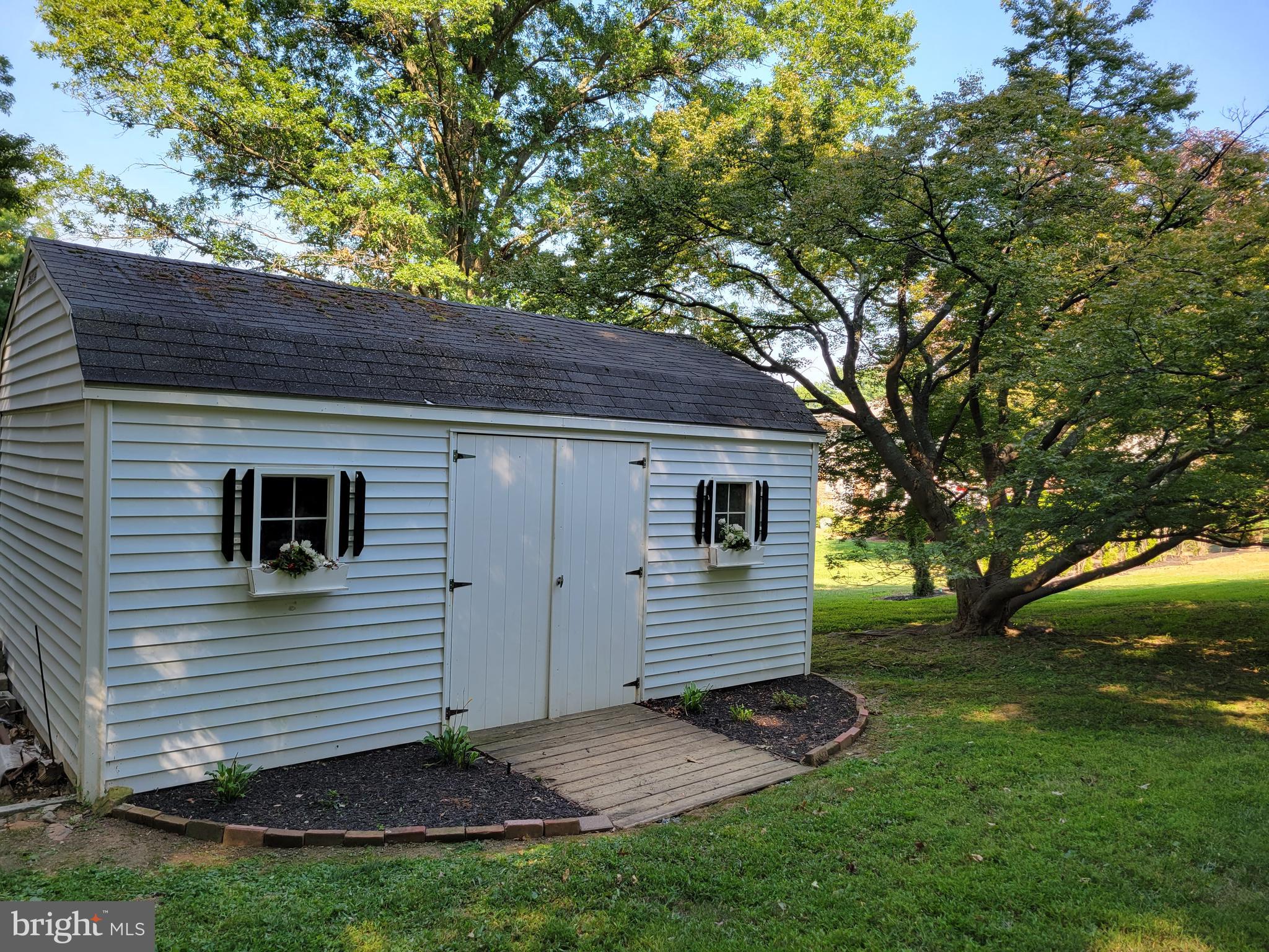 7430 Round Hill Road Frederick, MD 21702 - Photo 10 of 50 12 x 20 storage shed