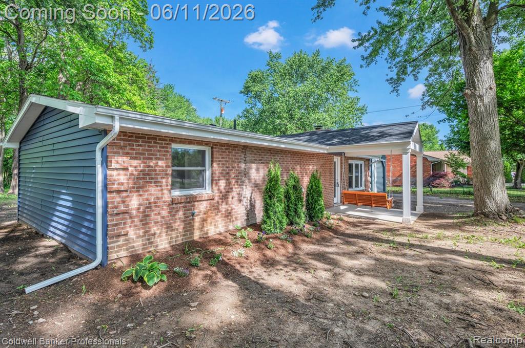 76107 Van Dyke Road Romeo, MI 48065 - Photo 2 of 42