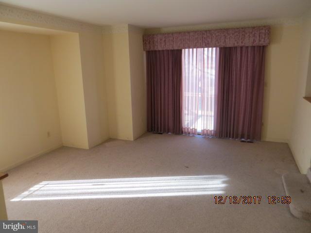 5187 Columbia Road, Unit 1048 Columbia, MD 21044 - Photo 4 of 22 Living Room