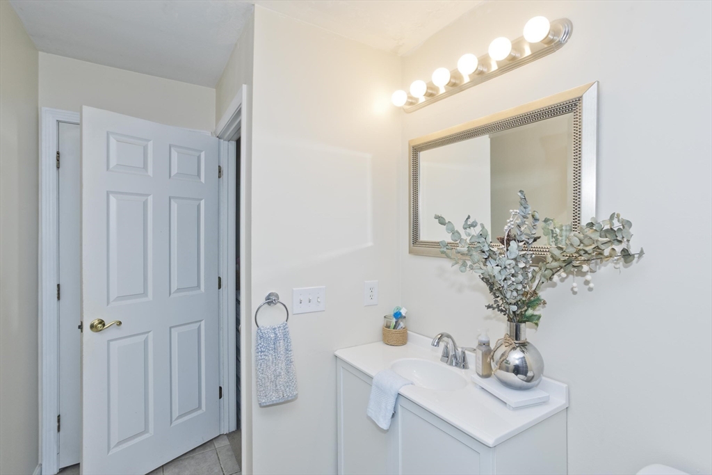 679 Parker Street Springfield, MA 01129 - Photo 25 of 41